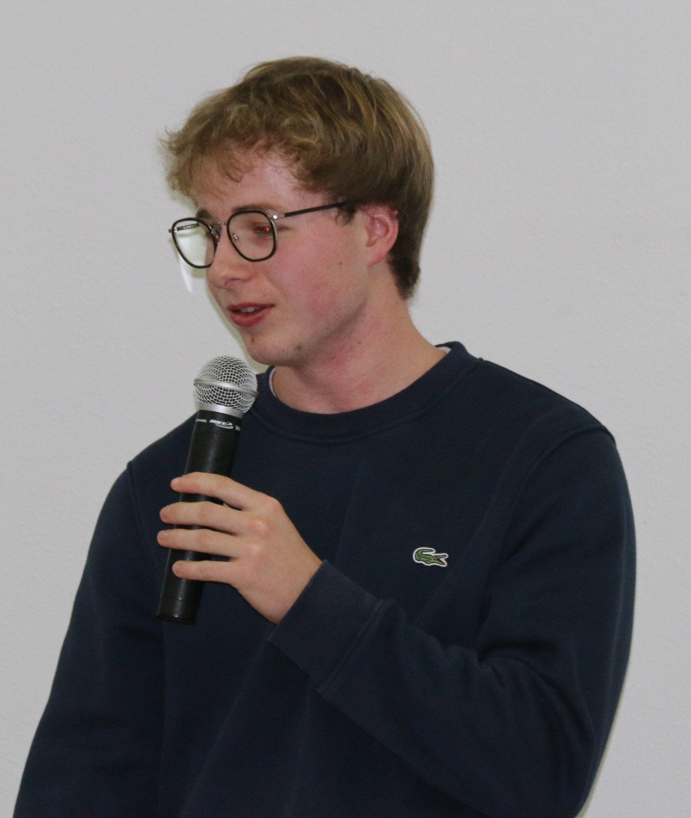 Baptiste BARRAILHE Baptiste BARRAILHE devant un micro